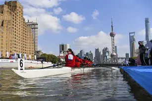 赛艇赛场再起风云：海滨鲨队队火力全开滇池独角兽队，新援首秀制胜防线高度稳定-九游体育下载